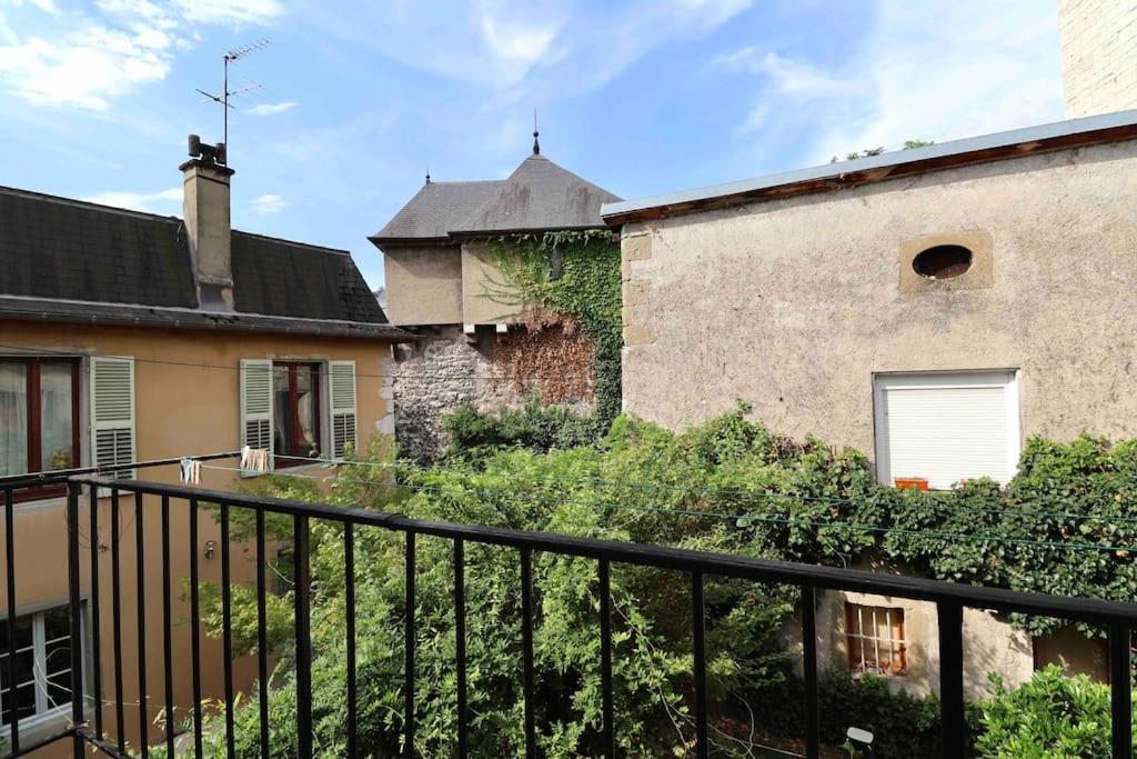 Les Hauts Du Chateau Chambéry Exteriör bild